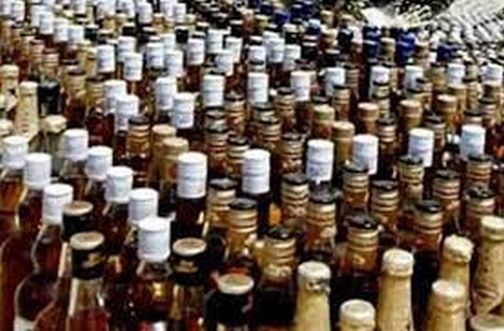 Fake liquor factory raided in remote areas | दुर्गम भागात बनावट दारूचा कारखानावर धाड