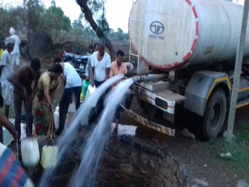  Rapid water shortage clashes in 21 villages of Parola taluka | पारोळा तालुक्यातील २१ गावांना तीव्र पाणीटंचाईचे चटके