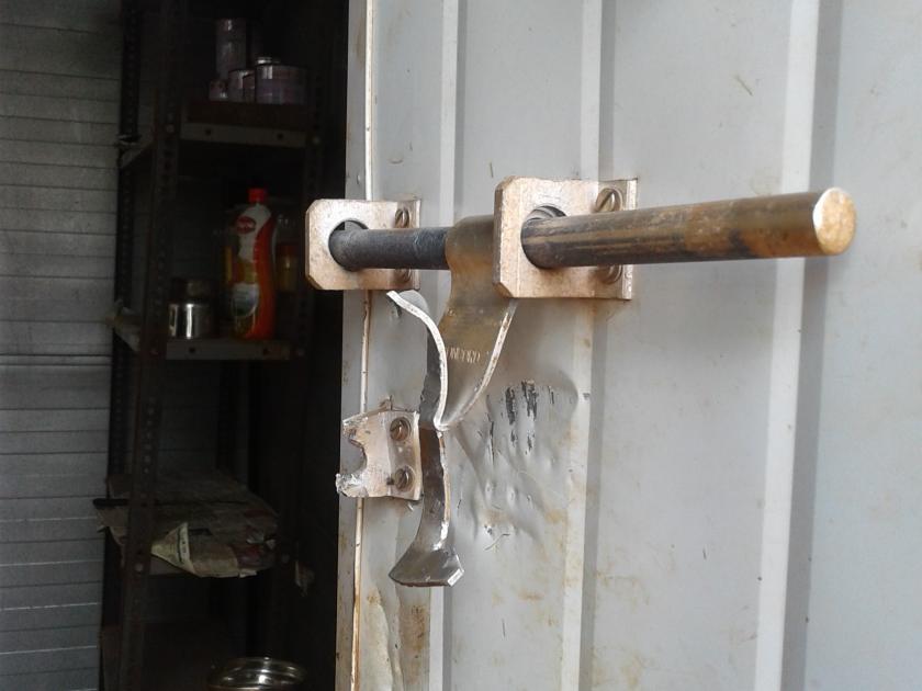 In two schools in Satara taluka, theft and unknown cylinders were taken | सातारा तालुक्यातील दोन शाळांमध्ये चोरी, अज्ञाताने सिलिंडर नेले