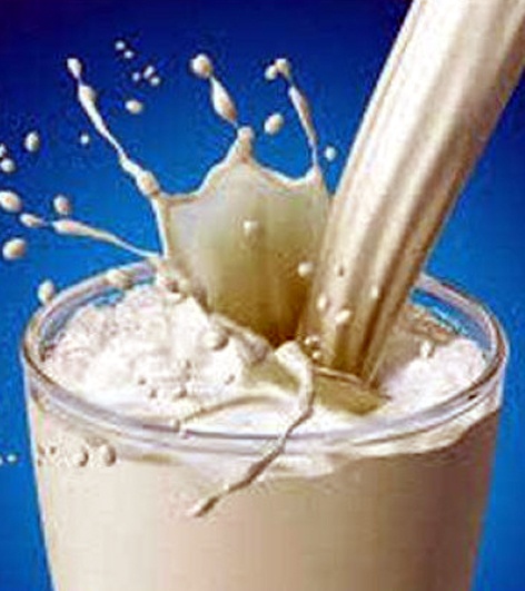 Sales of 3 liters of milk in Parbhani | परभणीत ५० हजार लिटर दुधाची विक्री