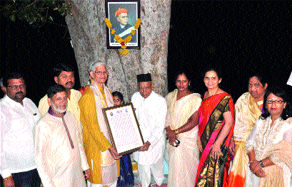 Rishikesh Bodas is conferred with 'Devel Award' | ऋषिकेश बोडस यांना ‘देवल पुरस्कार’ प्रदान
