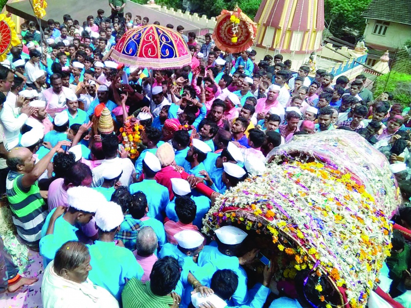 Meet Gods ... Srideva Bhairav in Ratnagiri - Kashi Visweshwara Visit Ceremony | रत्नागिरीत भेट झाली हो देवांची.. श्रीदेव भैरव - काशीविश्वेश्वर भेटीचा सोहळा