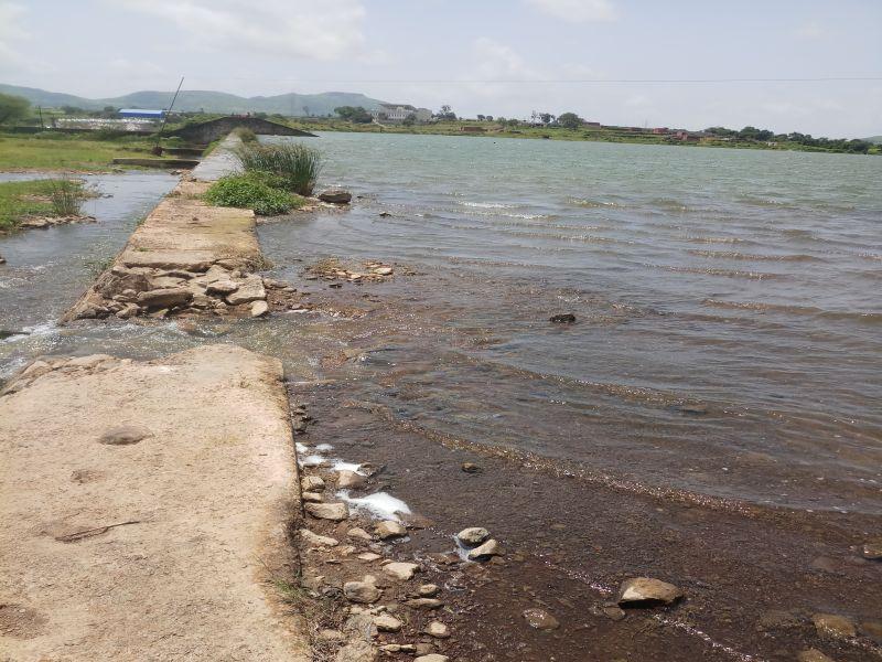 Decline in water reservoir in Nashik | नाशिकमध्ये तलावात विसर्जनाला नकार