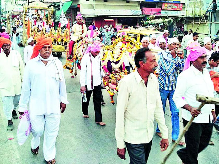 The procession is full of rugged Wardha city | मिरवणुकीने दुमदुमली वर्धा नगरी