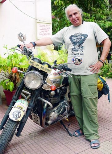 Aditya Raj Kapoor; World tour in bike | आदित्य राज कपूर; बाईकवरून जगभ्रमणाचा ध्यास