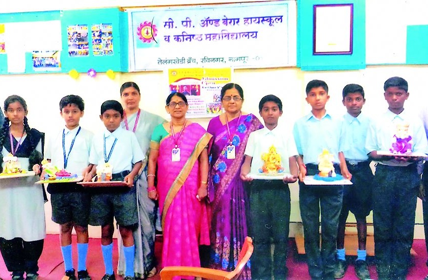 Ganesh Chaturthi 2018; Students made Ganpati from Panchgavya | Ganesh Chaturthi 2018; विद्यार्थ्यांनी केला पंचगव्यापासून गणपती