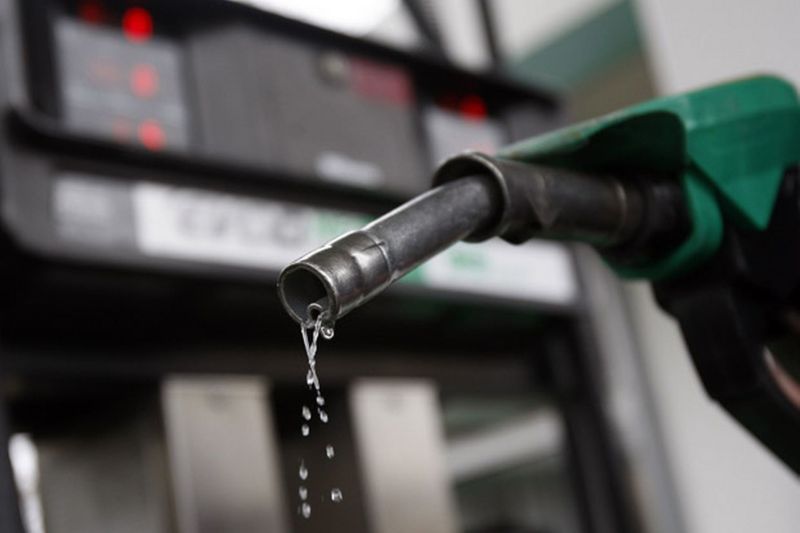 Petrol price hiked by Rs 1.45 a liter in eight days | आठ दिवसांत पेट्रोल १.४५ रुपयांनी महाग, जाणून घ्या तुमच्या शहरातील दर