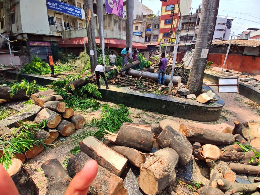 Excavation of Mankarnika Kunda after 15 days | मनकर्णिका कुंडाचे १५ दिवसांनंतर उत्खनन