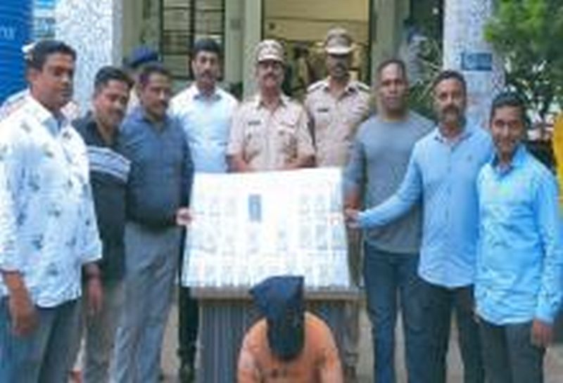 Handcuffs to the driver who took away Rs 15 lakh in cash | पंधरा लाखांची रोकड लांबविणाऱ्या ड्रायव्हरला बेड्या