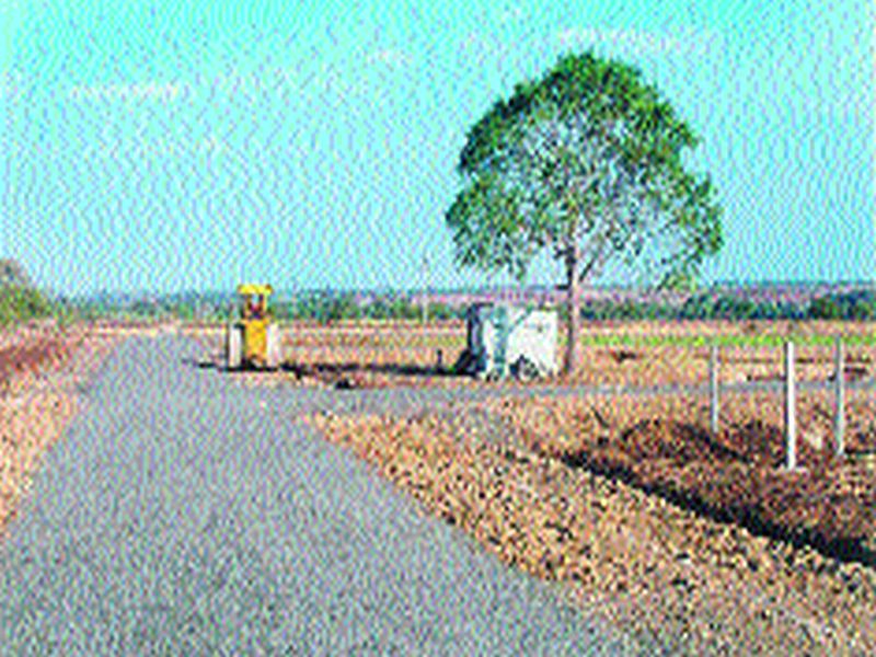 Fund for Chandwad-Vinchur road | चांदवड-विंचूर रस्त्यासाठी निधी द्या