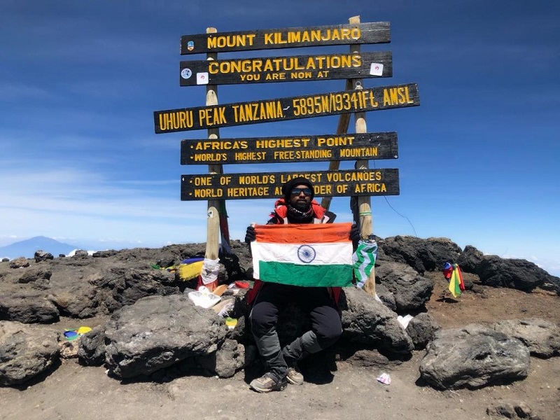 Bhanushan of Aurangabad performed Kyle Mt Kilimanjaro Sir | औरंगाबादच्या भूषणने केले माऊंट किलीमांजिरो सर