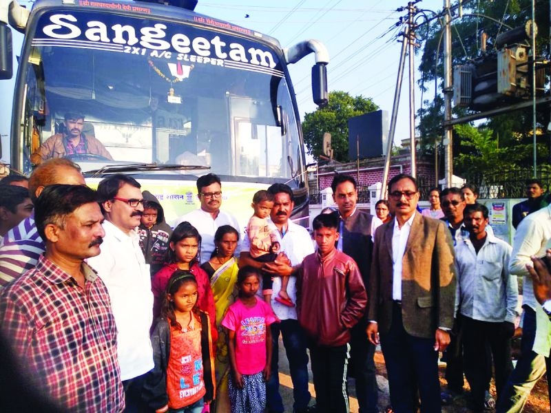 18 childs left for Mumbai for cardiac surgery! | हृदयविकाराच्या शस्त्रक्रियेसाठी १८ चिमुकले मुंबईसाठी रवाना!