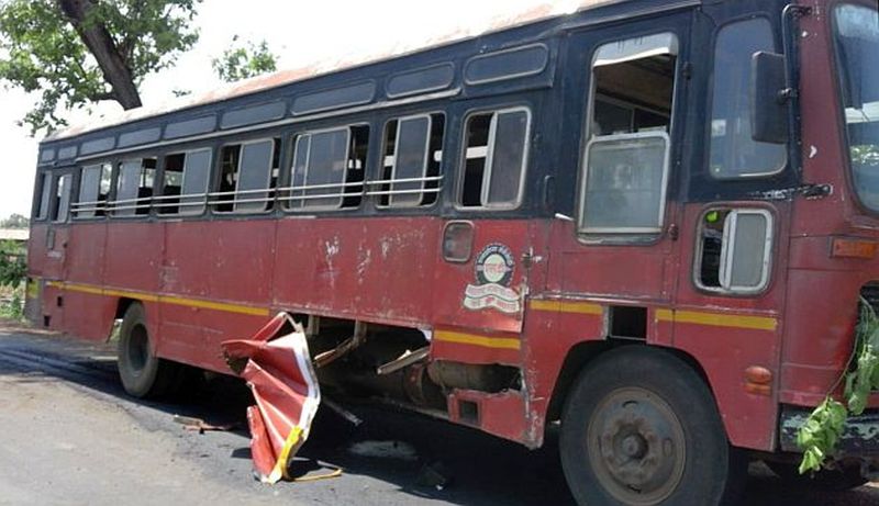 Tractor and bus collide in Gadchiroli; No casualties | गडचिरोलीत ट्रॅक्टर व बसची धडक; जिवीतहानी नाही
