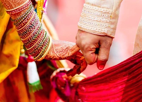 Low response to marriage registration | विवाह नोंदणीकडे नवदाम्पत्यांची पाठ