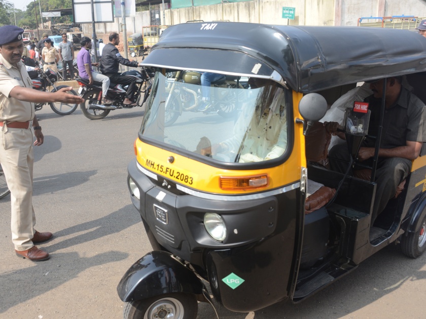 Action on 731 unassigned autorickshaw drivers | ७३१ बेशिस्त रिक्षाचालकांवर कारवाई