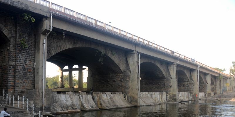 After 2 years, the 'Victoria Bridge' still stands | १२५ वर्ष पुर्ण होऊनही ‘व्हीक्टोरिया पुल’ दिमाखात उभा