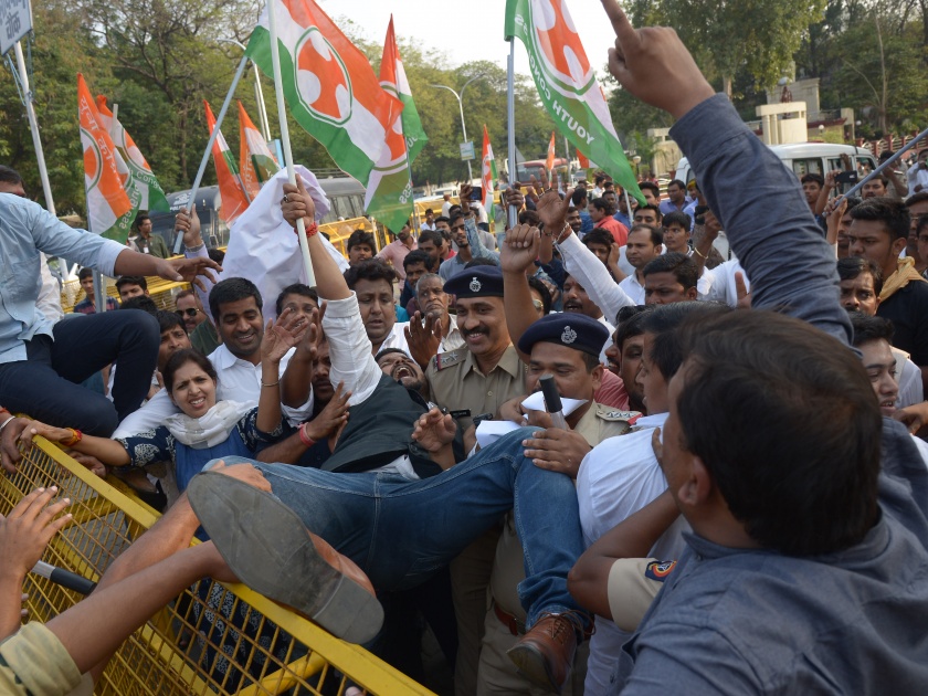 Youth Congress aggressive against Bhagwat in Nagpur | नागपुरात भागवत यांच्या विरोधात युवक काँग्रेस आक्रमक 