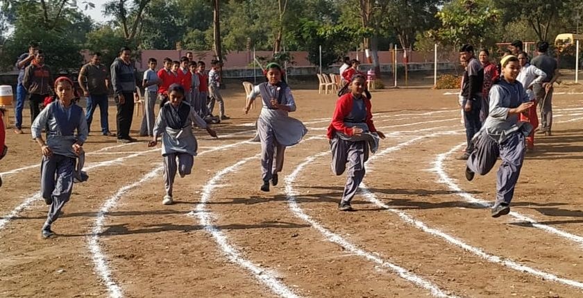Sports Festival in JT Mahajan English Medium School in Faizpur | फैजपूरला जे.टी.महाजन इंग्लिश मीडियम स्कूलमध्ये क्रीडा महोत्सव उत्साहात