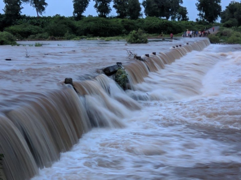 The dry river was flooded | सुकी नदीला आला मोठा पूर