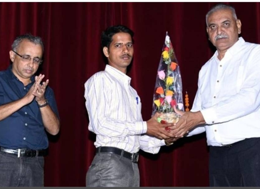 Social Thanksgiving Award to Headgewar Memorial Service, Ratnagiri | हेडगेवार स्मृती सेवा प्रकल्पाला सामाजिक कृतज्ञता पुरस्कार, रत्नागिरीत प्रदान