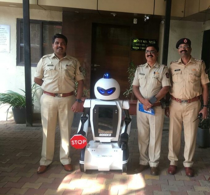 Robot will do Public awareness of traffic rules in Thane | ठाण्यात आता रोबोट करणार वाहतूकीच्या नियमांची जनजागृती