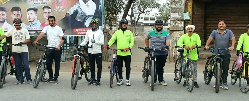 Chalisgaon Run District Planning Officer's Cycle | चाळीसगावी धावली जिल्हा नियोजन अधिकाऱ्यांची सायकल