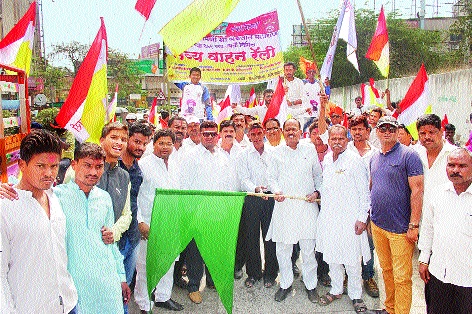 Rally in Aurangabad to celebrate Sewa Lal Maharaj's birthday | सेवालाल महाराज यांच्या जयंंतीनिमित्त औरंगाबादेत उत्साहात रॅली