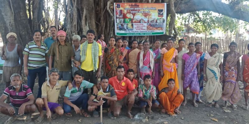 Tribal people took the Gram Sabha to save the forest | जंगल वाचवण्यासाठी आदिवासींनी घेतली ग्रामसभा