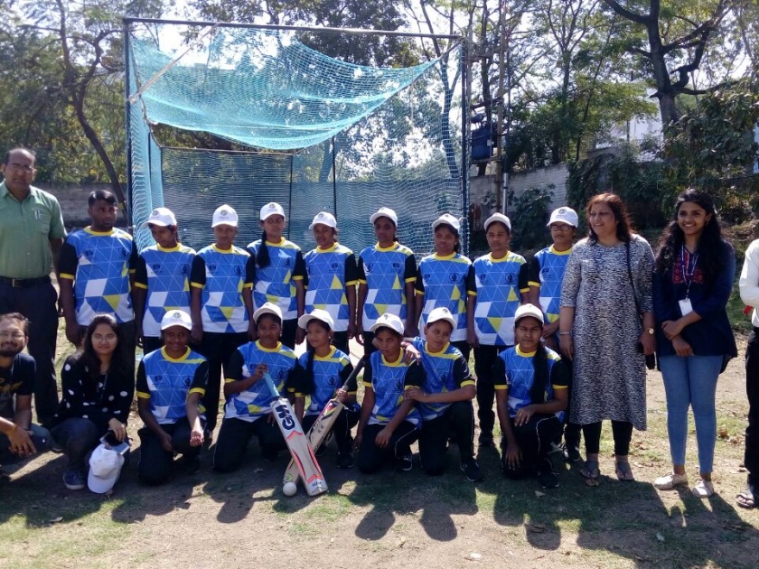 Blind girl's cricket competition for the first time in the state; 14 teams of Vidarbha went off to a team | राज्यात प्रथमच अंध मुलींची क्रिकेटस्पर्धा; विदर्भातील १४ मुलींची चमू झाली रवाना