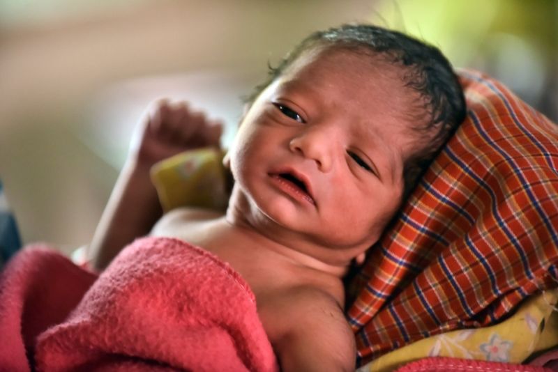 In the Secunderabad-Bikaner Express, the woman gave birth to a cute girl | सिकंदराबाद-बिकानेर एक्स्प्रेसमध्ये गोंडस मुलीला दिला जन्म