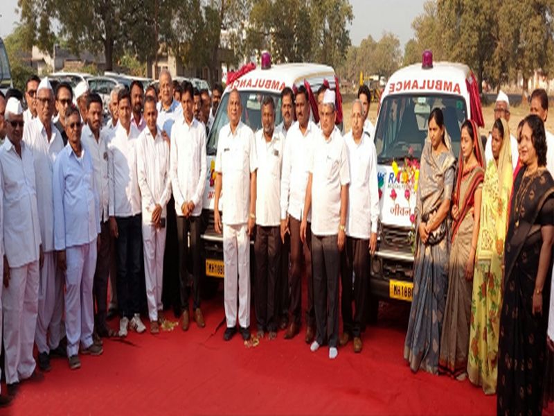 Two ambulances launch at Varul | दोन रुग्णवाहिकांचे वरुळ येथे लोकार्पण