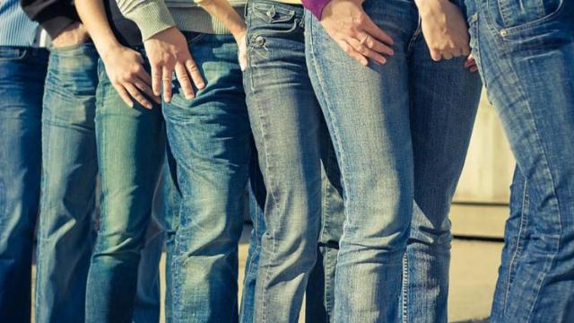employees not allowed to wear jeans t shirt at Bihar Government office | सरकारी कार्यालयात आता जीन्स, टी-शर्ट घालण्यास बंदी; फॉर्मल कपडे घालूनच या
