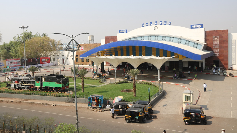 Name the Solapur railway station after Siddheshwar; Demand of Mahaswamy in Lok Sabha | सोलापूर रेल्वे स्थानकास सिद्धेश्वरांचे नाव द्या; महास्वामींची लोकसभेत मागणी