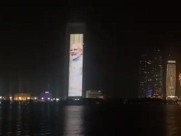 United Arab Emirates has a close friendship; Modi shines on tower during oath taking | संयुक्त अरब अमिरातने निभावली मैत्री; शपथविधीवेळी टॉवरवर चमकले मोदी