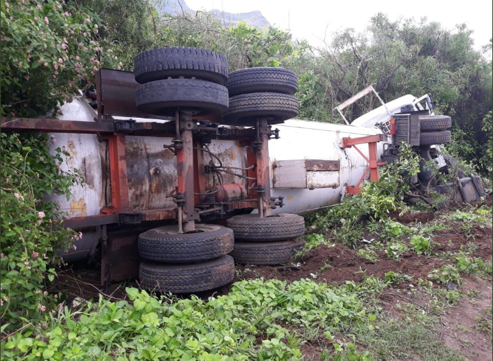 Theft of the truck from Sonambee Shivar | सोनांबे शिवारातून ट्रकची चोरी