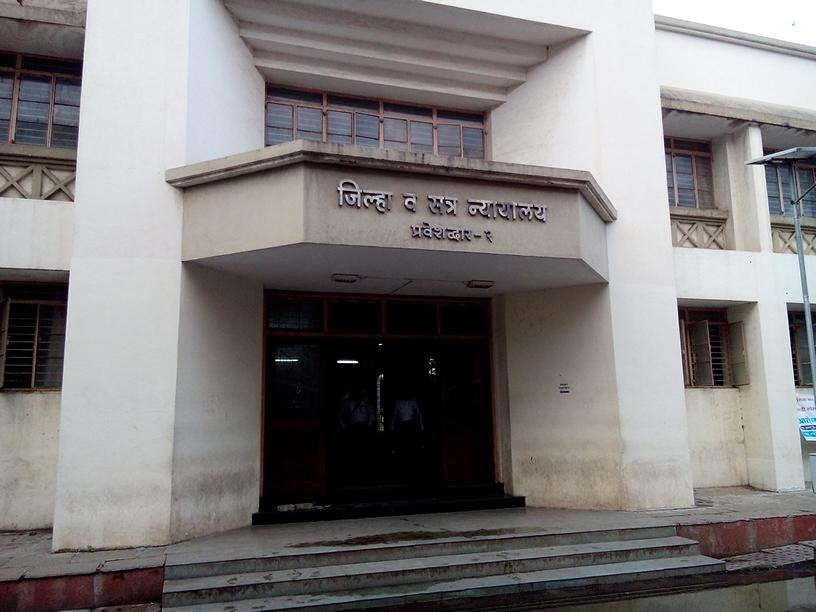 Center for defense of accused in Nashik court | नाशिक न्यायालयात आरोपींच्या बचावासाठी केंद्र