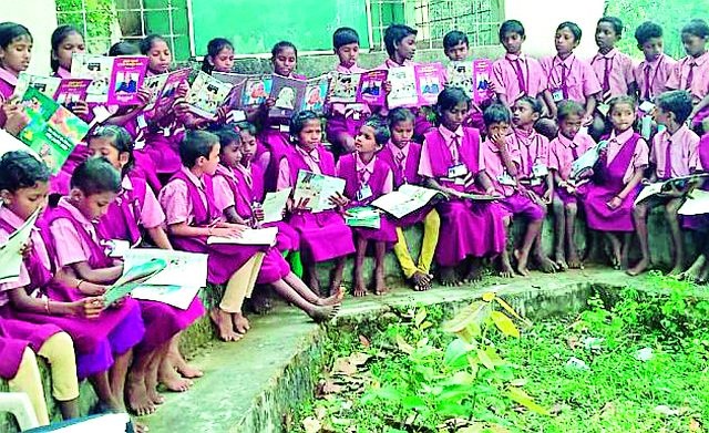 One lakh students did the reading | एक लाख विद्यार्थ्यांनी केले वाचन