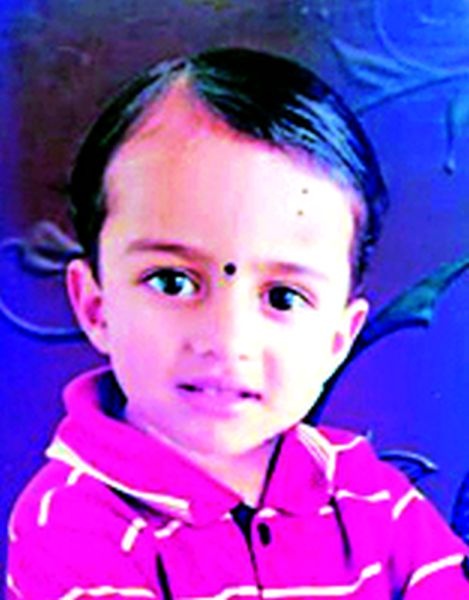 Claiming to be alive, the child declared dead | मृत घोषित केलेल्या बालकाला जिवंत करण्याचा दावा