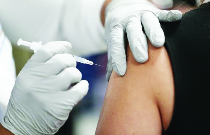 Devgaon Health Center crosses the 3,000 stage of vaccination | देवगाव आरोग्य केंद्रात लसीकरणाचा तीन हजारांचा टप्पा पार