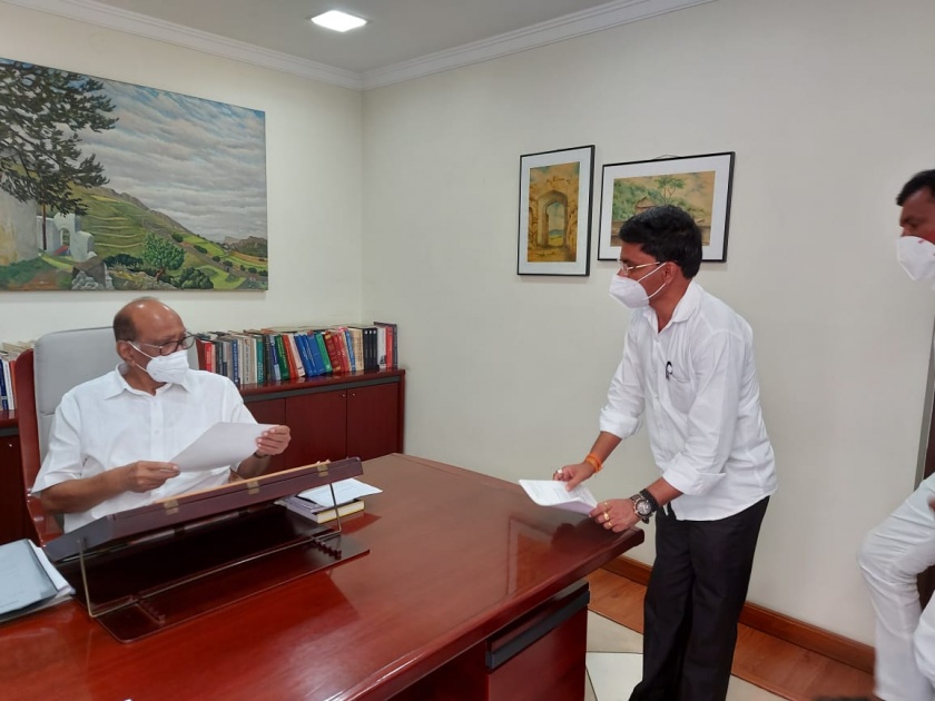 Sharad Pawar meets Union Minister Piyush Goyal on lifting onion export ban after MLA Nilesh Lanka's pursuit | आमदार निलेश लंके यांच्या पाठपुराव्यानंतर कांदा निर्यातबंदी उठवण्याबाबत शरद पवार यांनी घेतली केंद्रीय मंत्री पीयूष गोयल यांची भेट