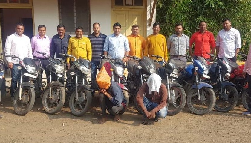 Dozens of bicycles seized from two thieves | दोघा चोरट्यांकडून डझनभर दुचाकी जप्त