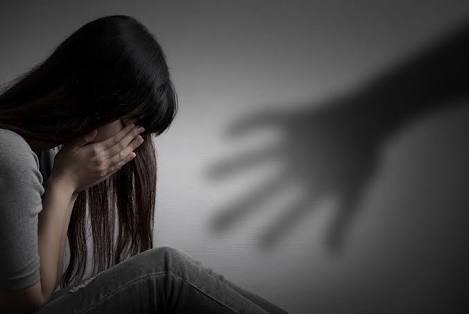 Sexual abuse of a daughter by father; Shocking incident in Pimpri | जन्मदात्या पित्याकडूनच पोटच्या मुलीवर लैंगिक अत्याचार; पिंपरीतील धक्कादायक घटना