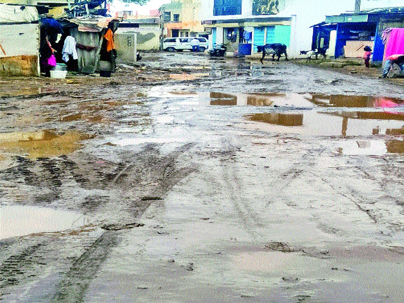  Manapacha's turn to repair the road | रस्ता दुरुस्तीकडे मनपाचा कानाडोळा