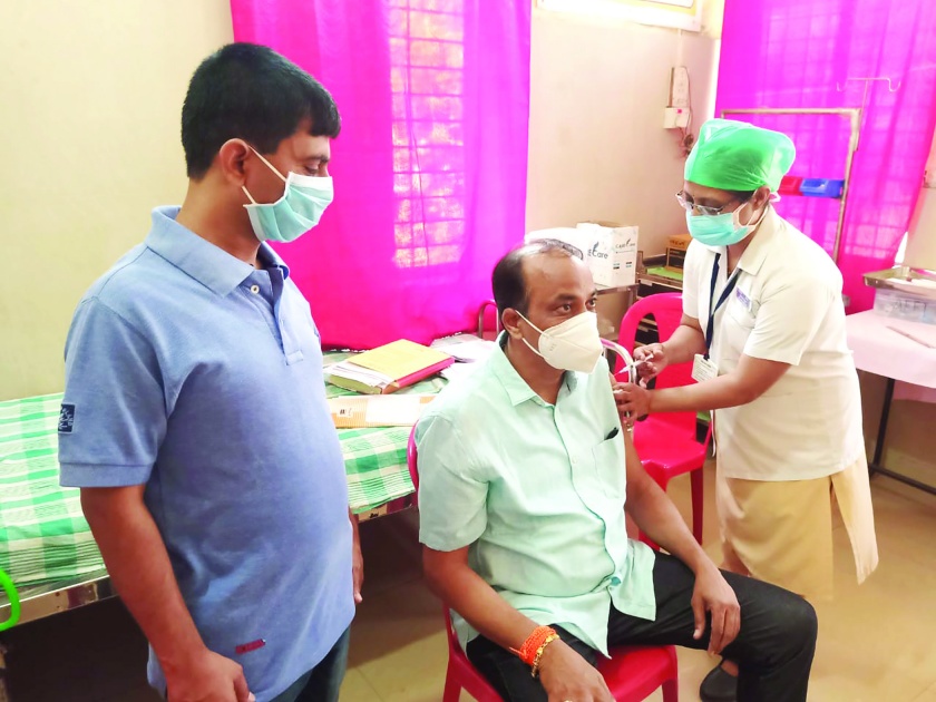 Corona cases in Sindhudurg: Nine thousand vaccines available in the district: Prajit Nair | Corona vaccine : जिल्ह्यात नऊ हजार लस झाल्या उपलब्ध : प्रजित नायर
