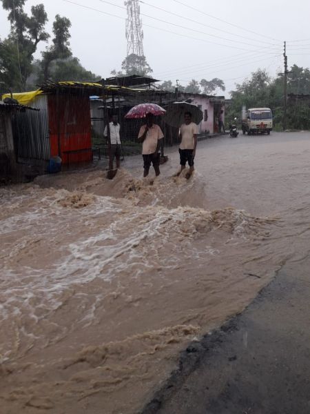 Heavy rainfall in Yavatmal and Wardha districts; Precautions to the villages on the river banks | यवतमाळ व वर्धा जिल्ह्यात जोरदार पाऊस; नदीकाठावरील गावांना सावधगिरीचा इशारा
