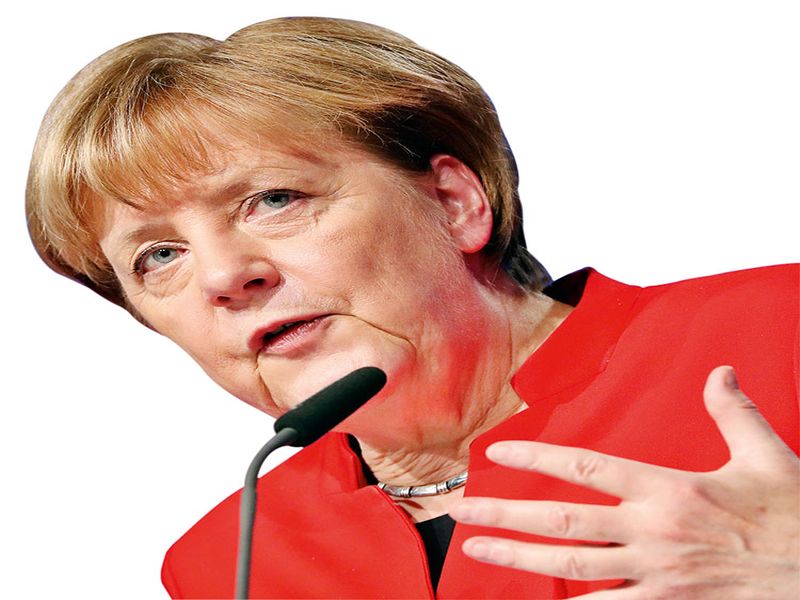The power-packed 'Angela Merkel' | सत्तेच्या खेळातील त्या वाकबगार 'अँगेला मर्केल'
