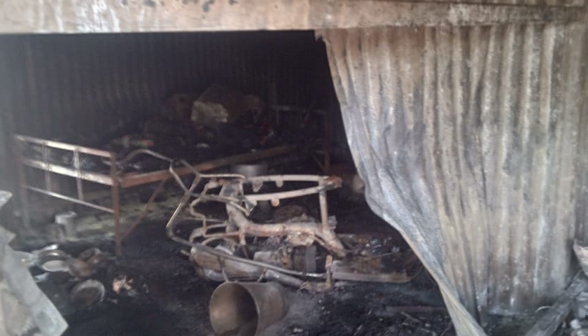 Fire at Bangavi garage; Seven bikes burnt | बाणगावी गॅरेजला आग; सात दुचाकी भस्मसात