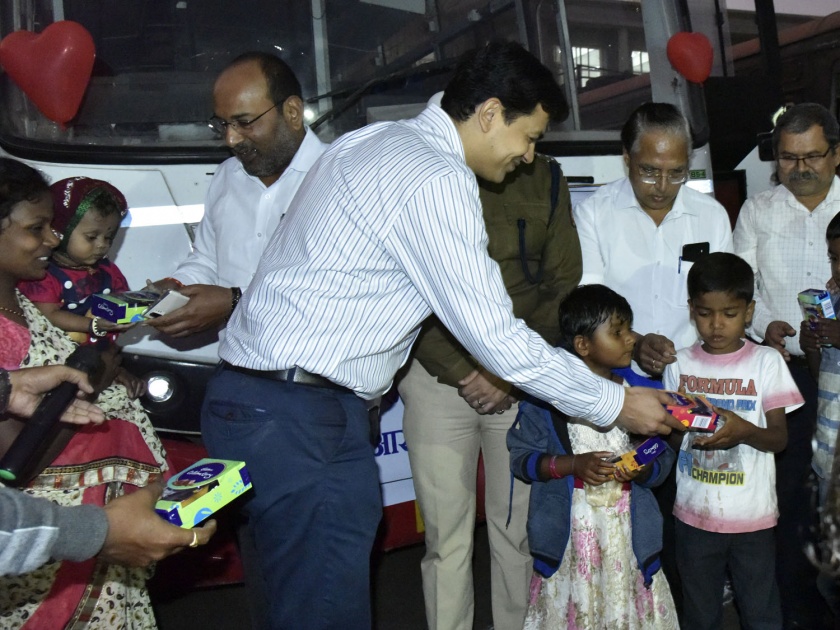 95 children left for Mumbai for heart surgery under Child Health Program | बाल स्वास्थ्य कार्यक्रमांतर्गत हृदय शस्त्रक्रियेकरीता 95 बालके मुंबईला रवाना