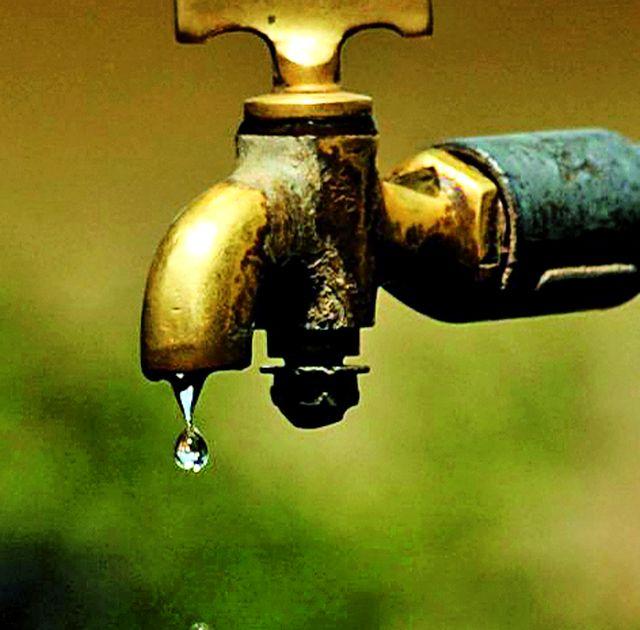 Artificial water scarcity in Chandrapur due to water cut | पाणी कपातीमुळे चंद्रपुरात कृत्रिम पाणी टंचाई
