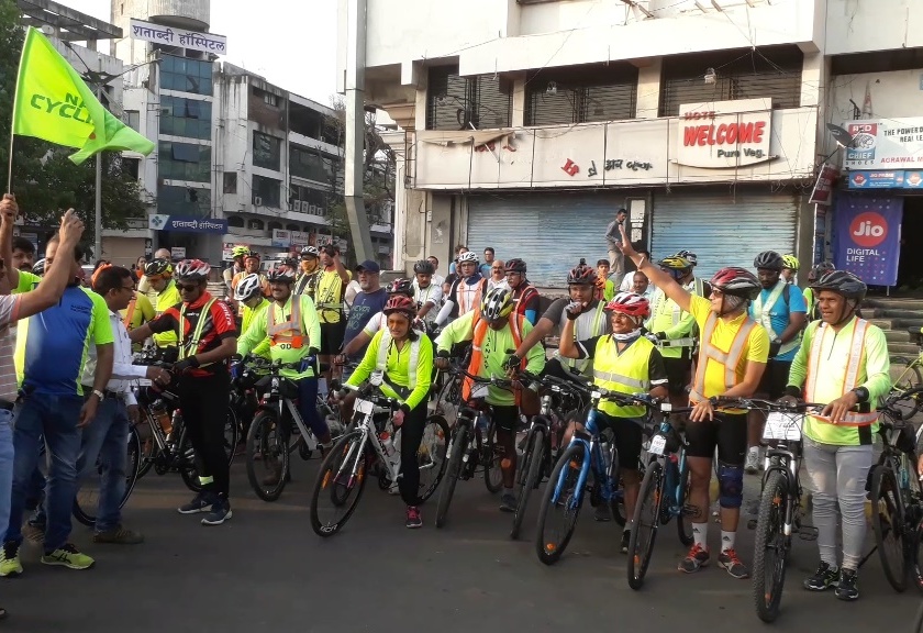 38 cyclists in Nashik City completed the full night BRM ride | नाशिक शहरातील ३८ सायकलिस्टने केली पूर्ण नाईट बीआरएम राईड